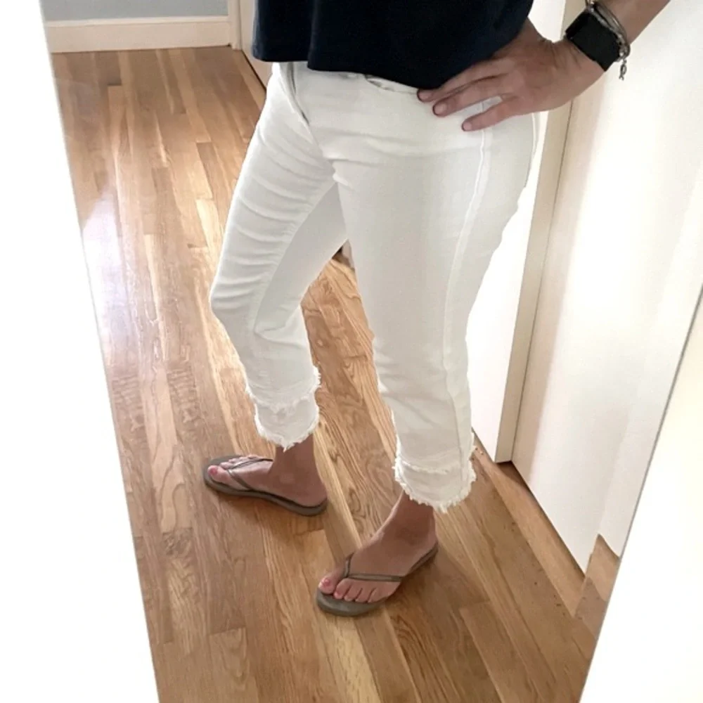 DG2 by Diane Gilman Virtual Stretch Layered Fringe Crop Jean - Picture 7 of 12